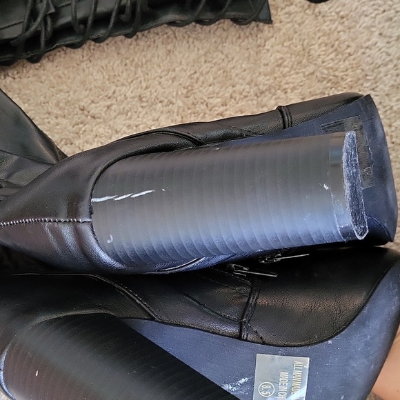 Black thigh high lace back boots - Picture 9 of 10